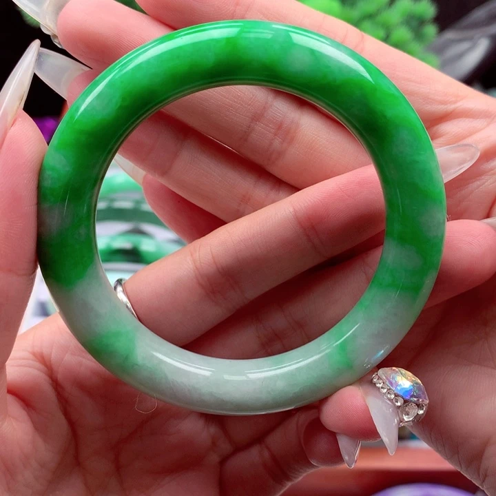 翡翠未镶嵌手镯翡翠