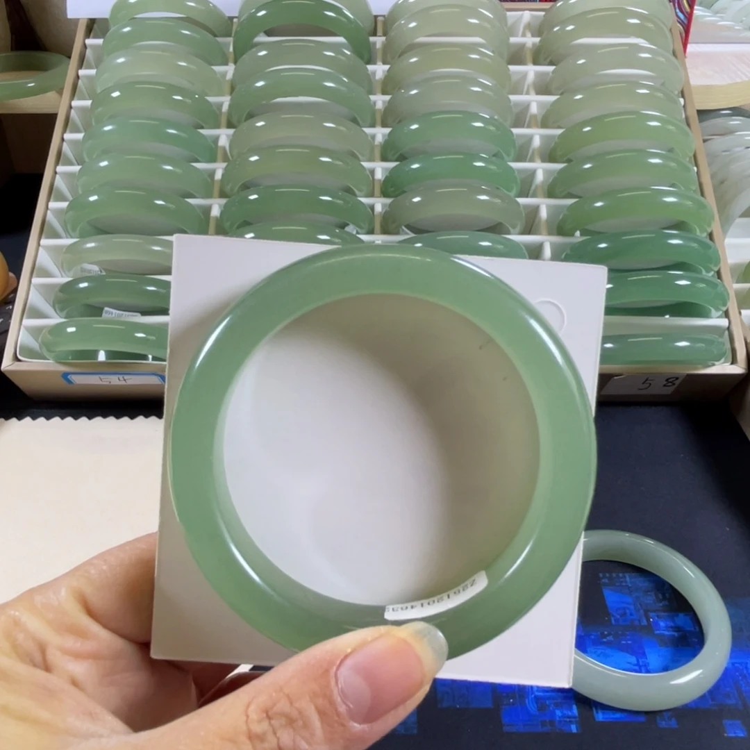 东陵石未镶嵌手镯57.5