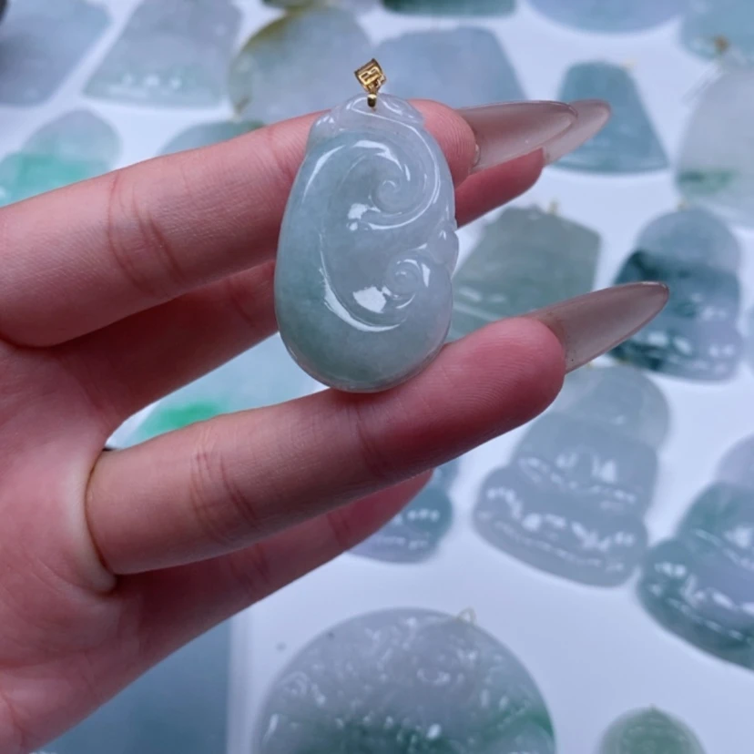 【闪购商品】翡翠未镶嵌吊坠(不含链)圣****梁