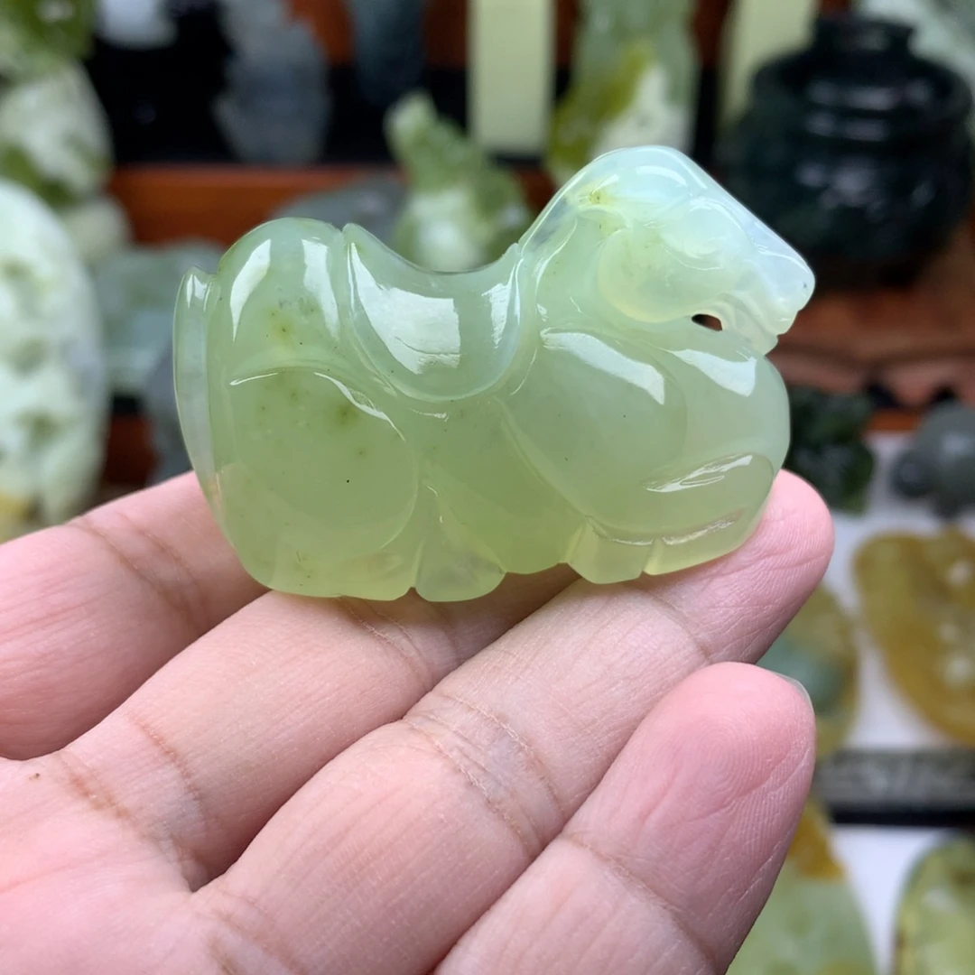 岫玉手把件未镶嵌