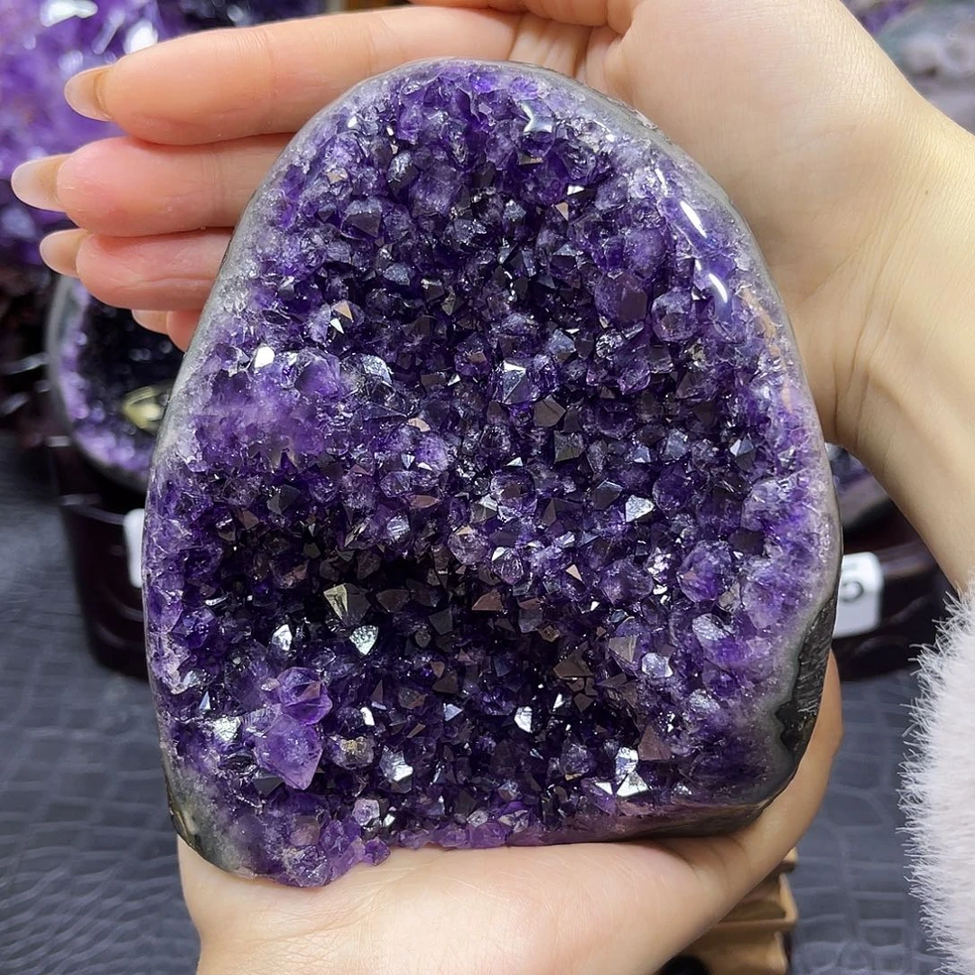 紫晶未镶嵌大型摆件（非配饰）