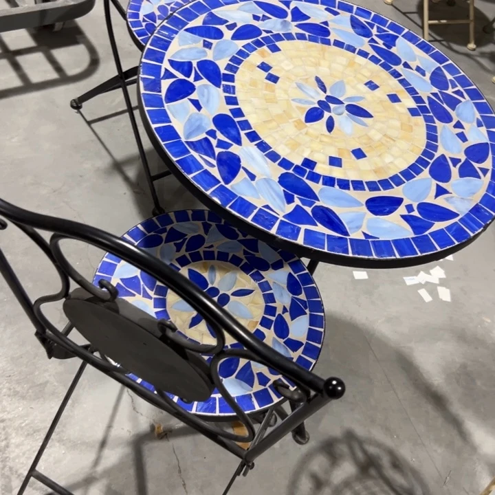 柒***哥一桌2椅外贸孤品，默认瑕疵