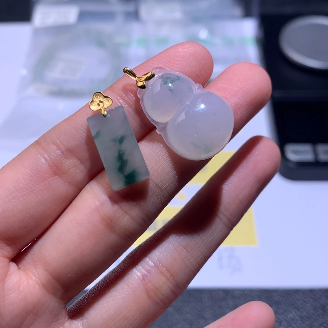 翡翠18K金镶嵌挂件翡翠裸石