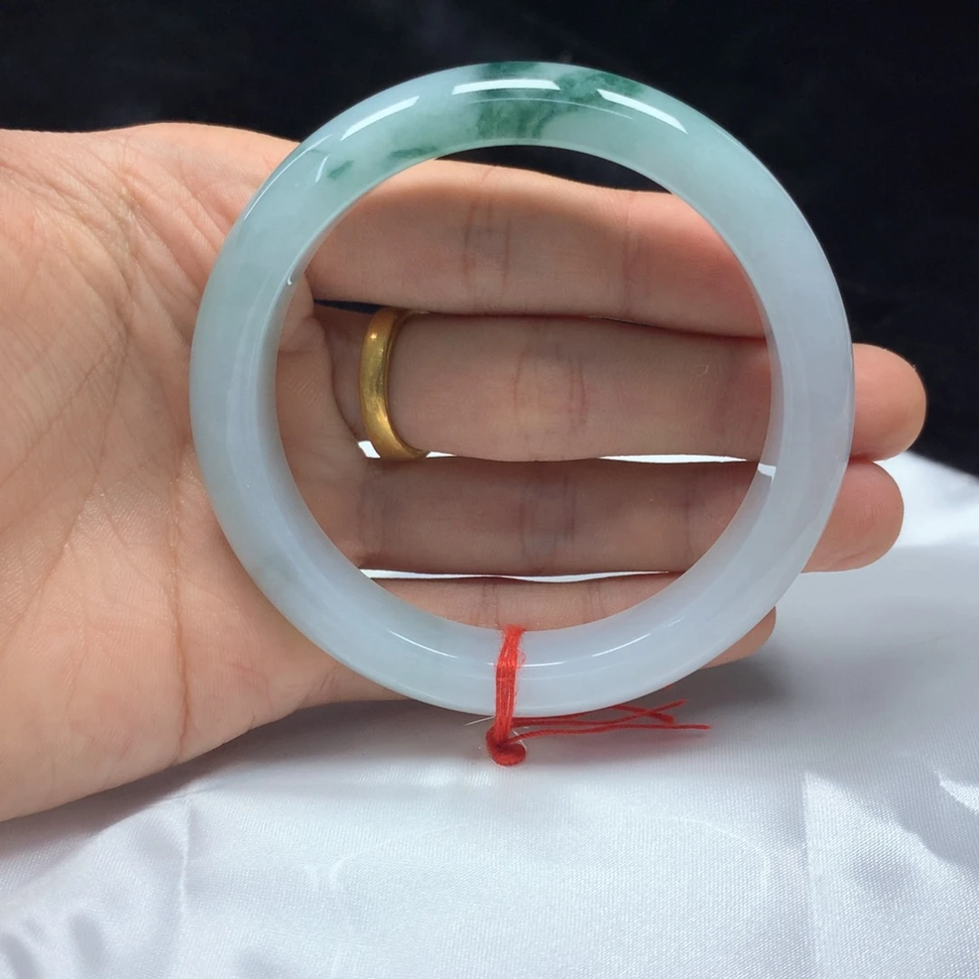 翡翠未镶嵌手镯（圆镯）58.6