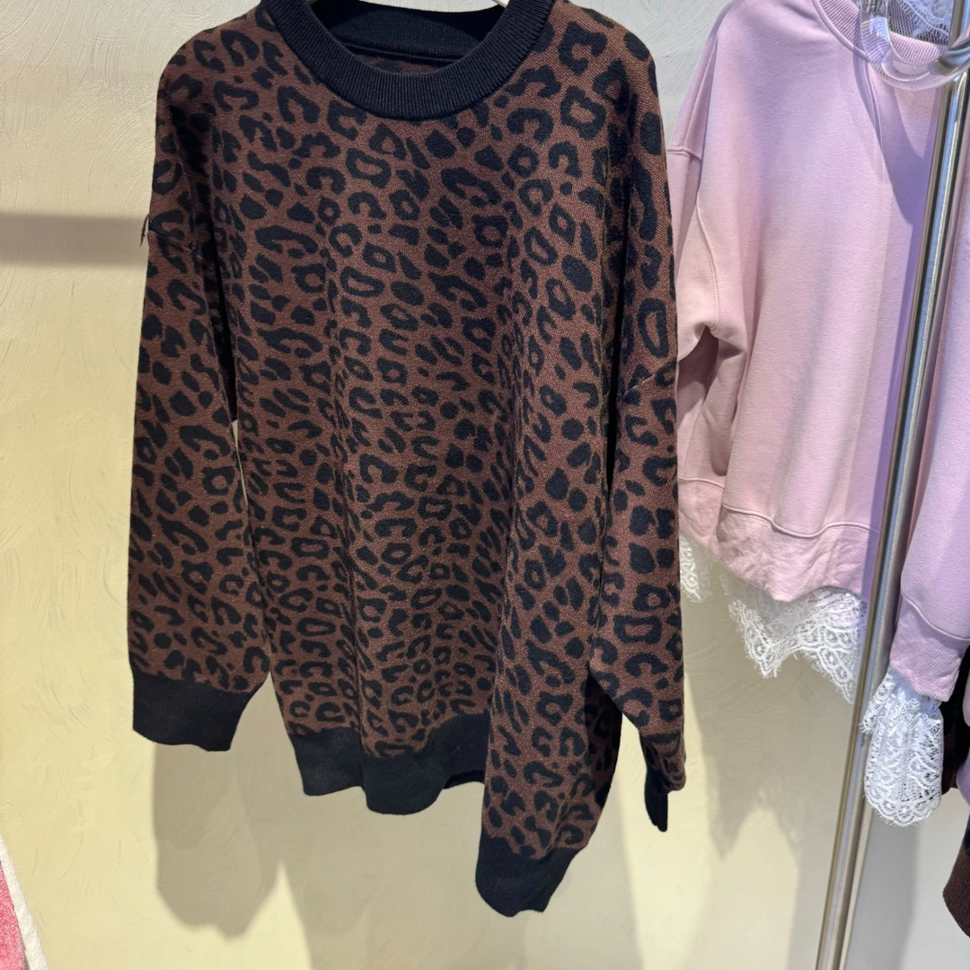 秋季常规常规款豹纹套头款女提花圆领宽松型毛针织衫