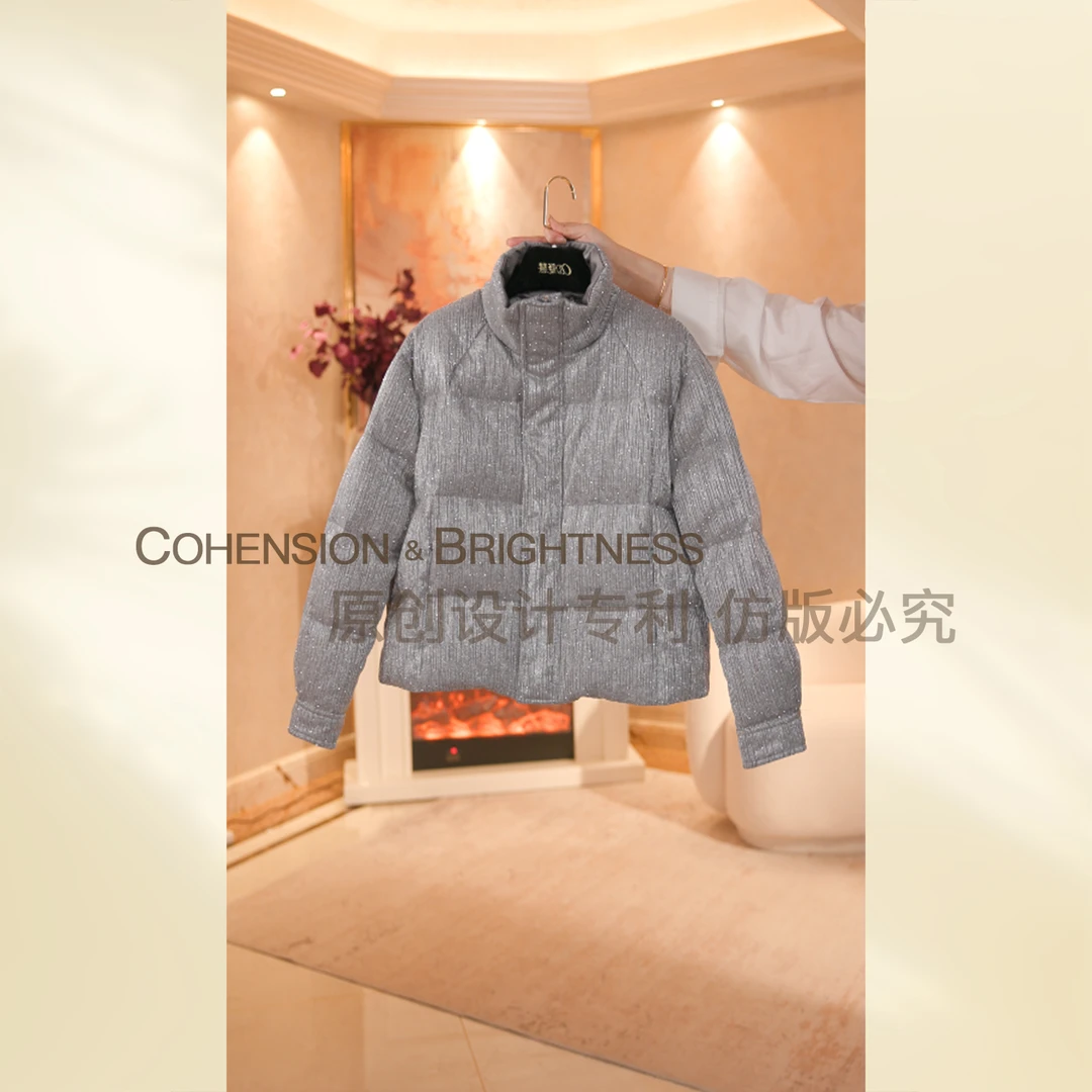 凝慧【雪岭千金】时尚潮流重工烫钻保暖百搭短款鹅绒羽绒服VT002