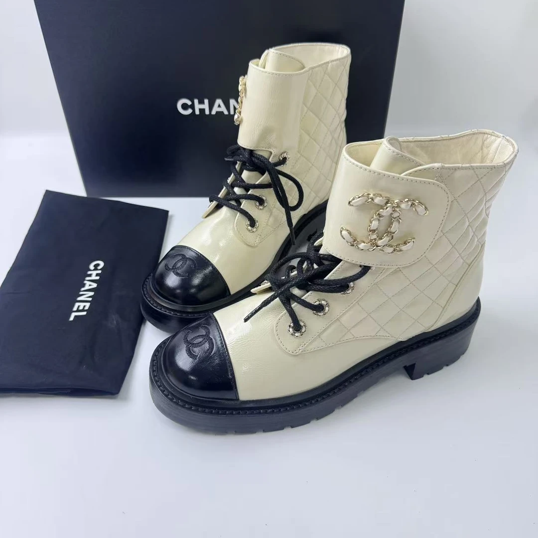 未使用 Chanel/香奈儿 38.5码/仔仔/全套/奶茶色皮穿链短靴wsp656