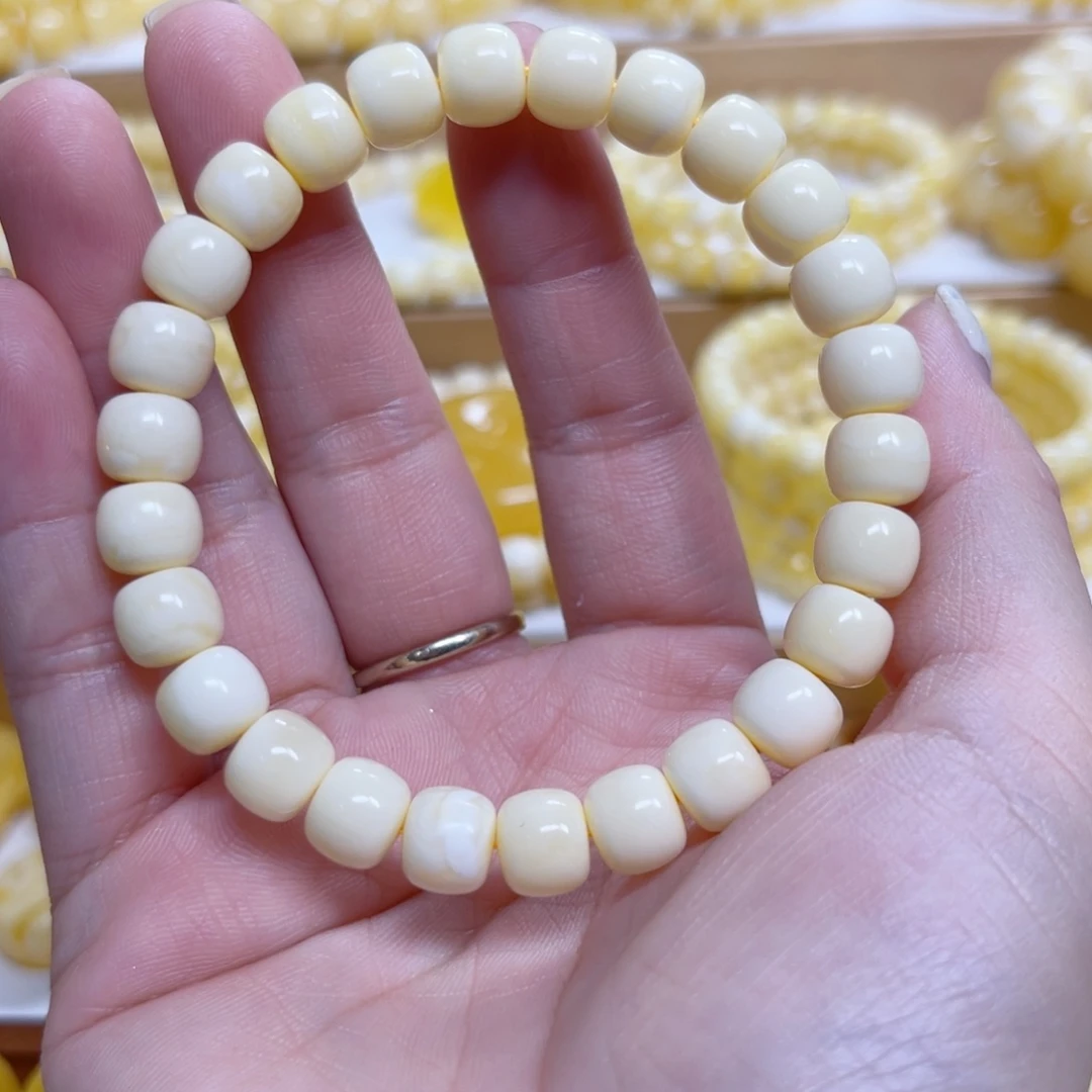 琥珀未镶嵌颈饰天然蜜蜡