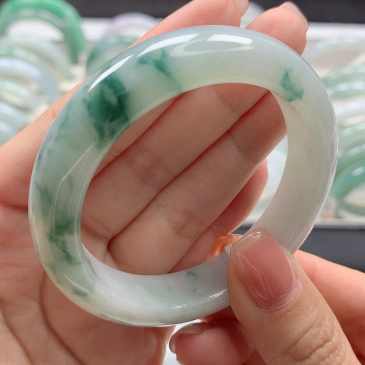 翡翠手镯未镶嵌51.52飘花轮胎高货包容零毛孔