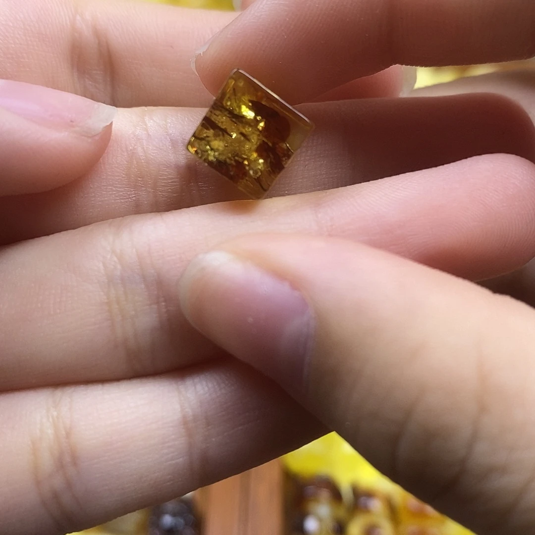 琥珀未镶嵌珠宝奇石