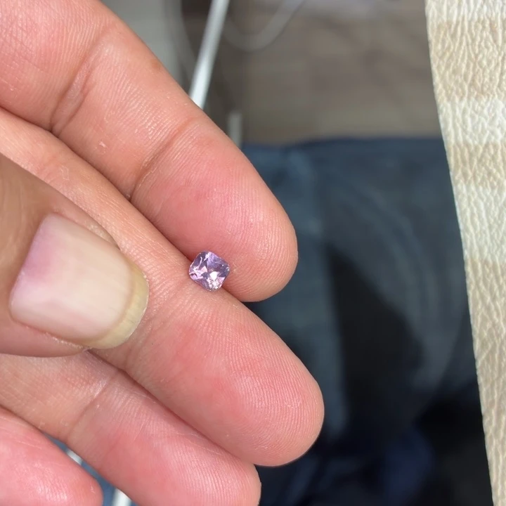 彩色蓝宝石裸石裸石81分