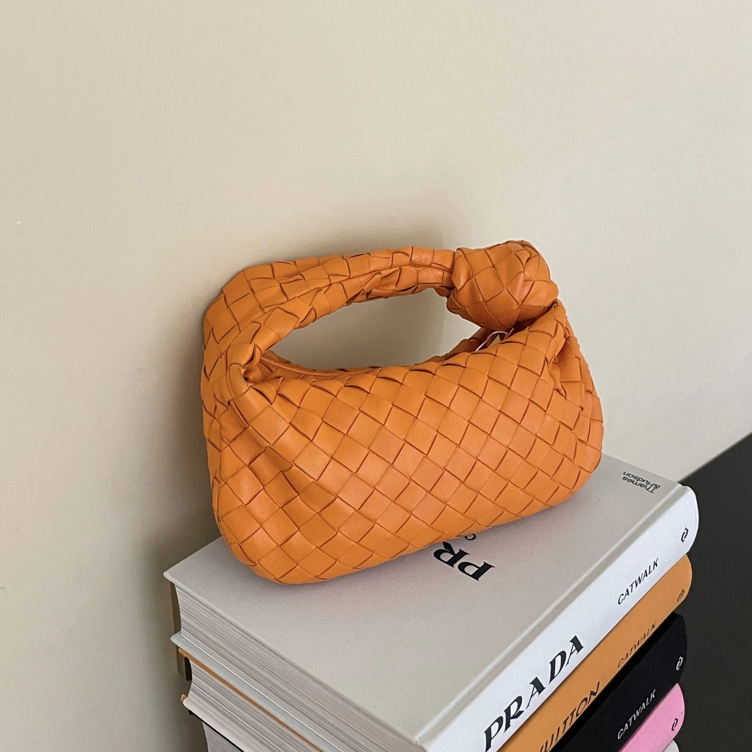 95新 BOTTEGA VENETA/葆蝶家 Jodie橘色编织饺子包手提包 6387