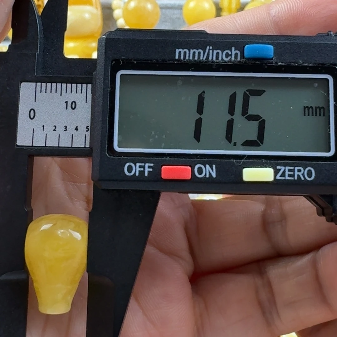 蜜蜡未镶嵌裸石30杂