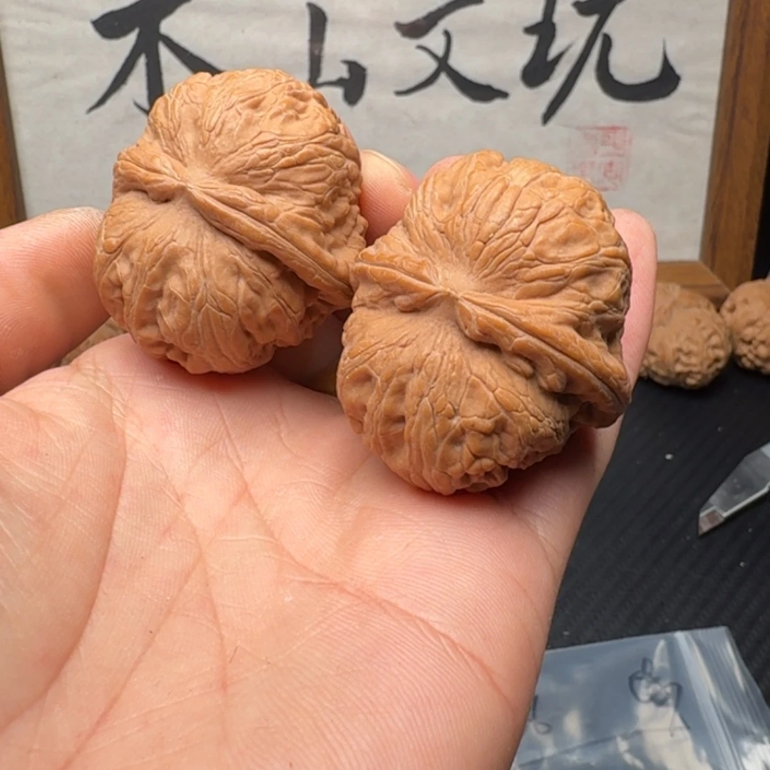 不****文玩核桃吊坠42元宝188  黄点