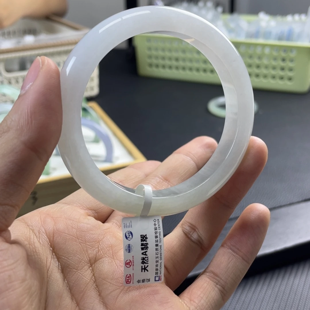 翡翠手镯未镶嵌天然缅甸a货翡翠手镯