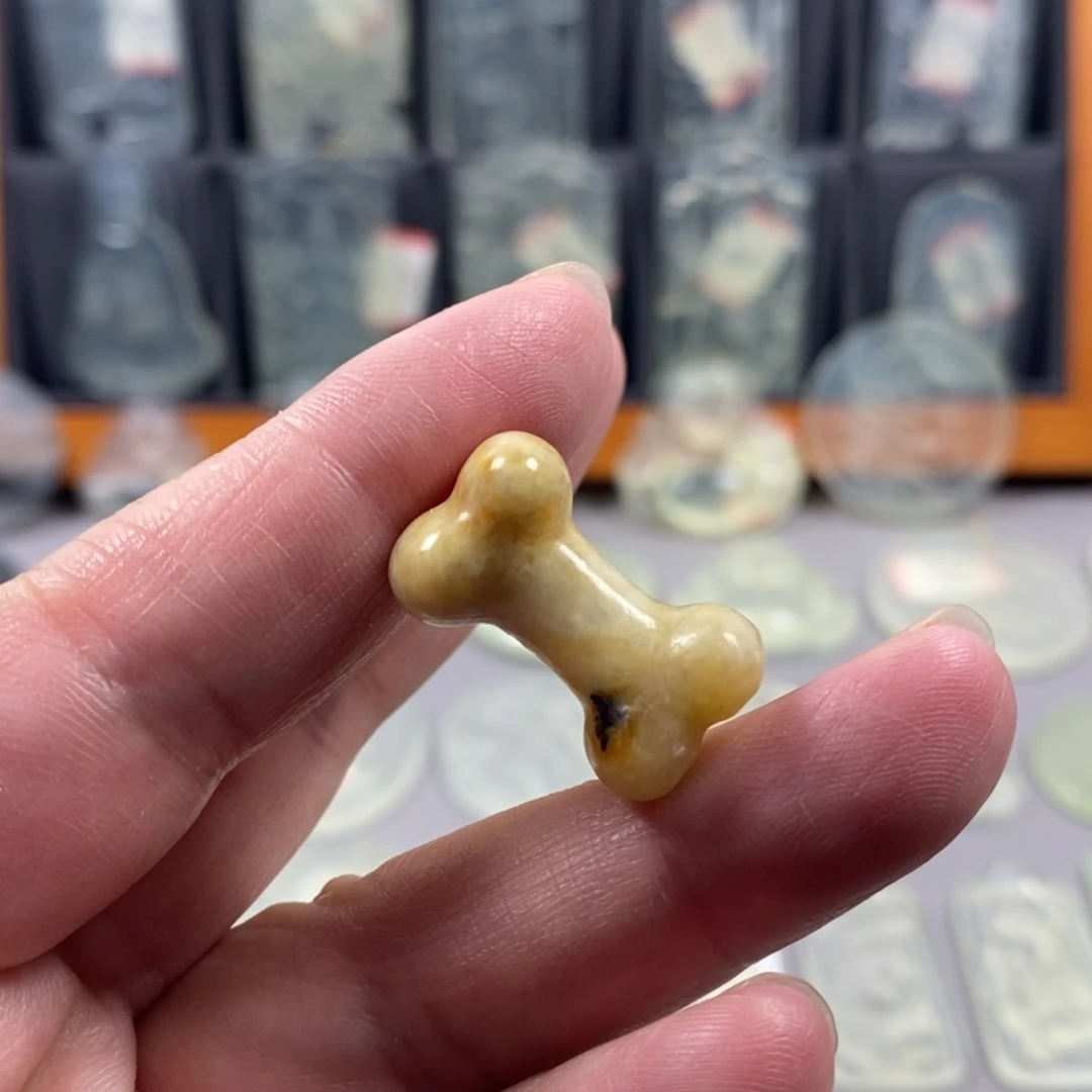 未镶嵌蛇纹石玉颈饰