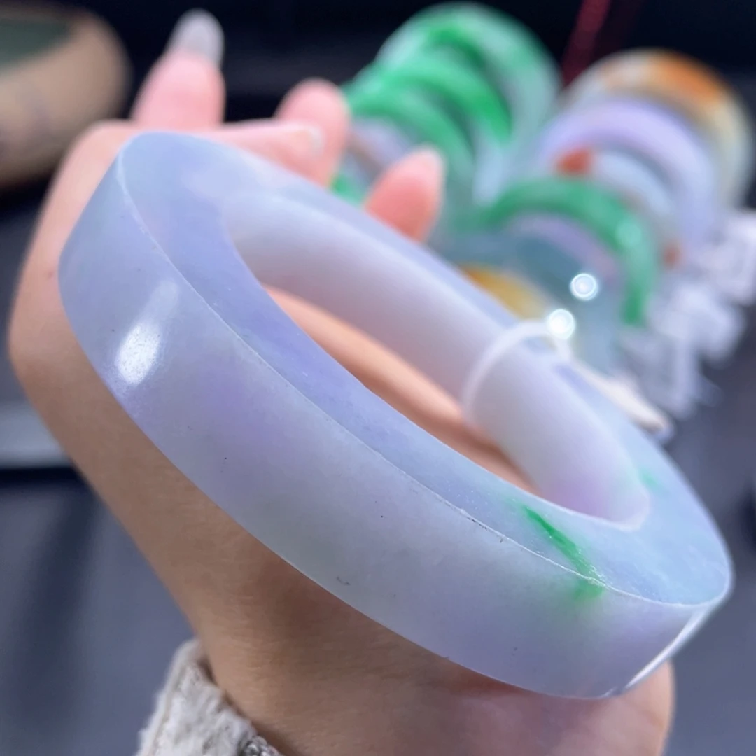 未镶嵌翡翠手镯定制翡翠