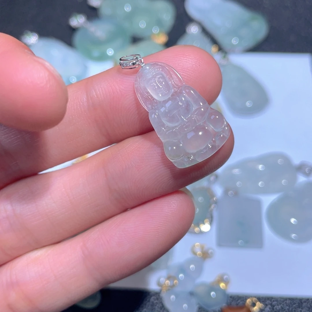 翡翠颈饰18K金镶嵌翡翠