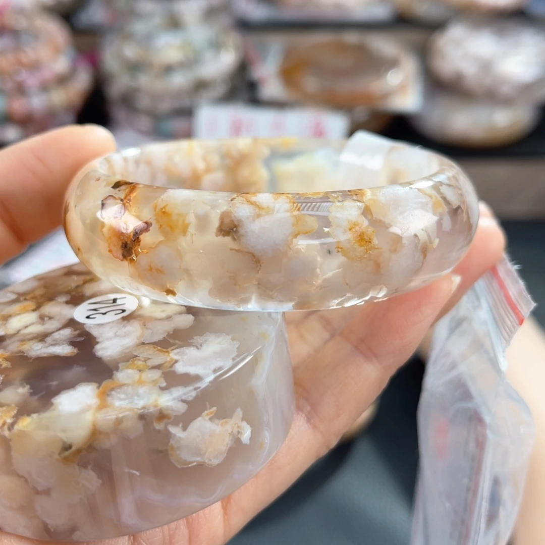 石英质玉未镶嵌手镯58