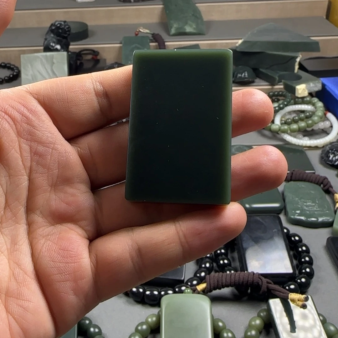 吊坠(不含链)未镶嵌和田玉（青玉）