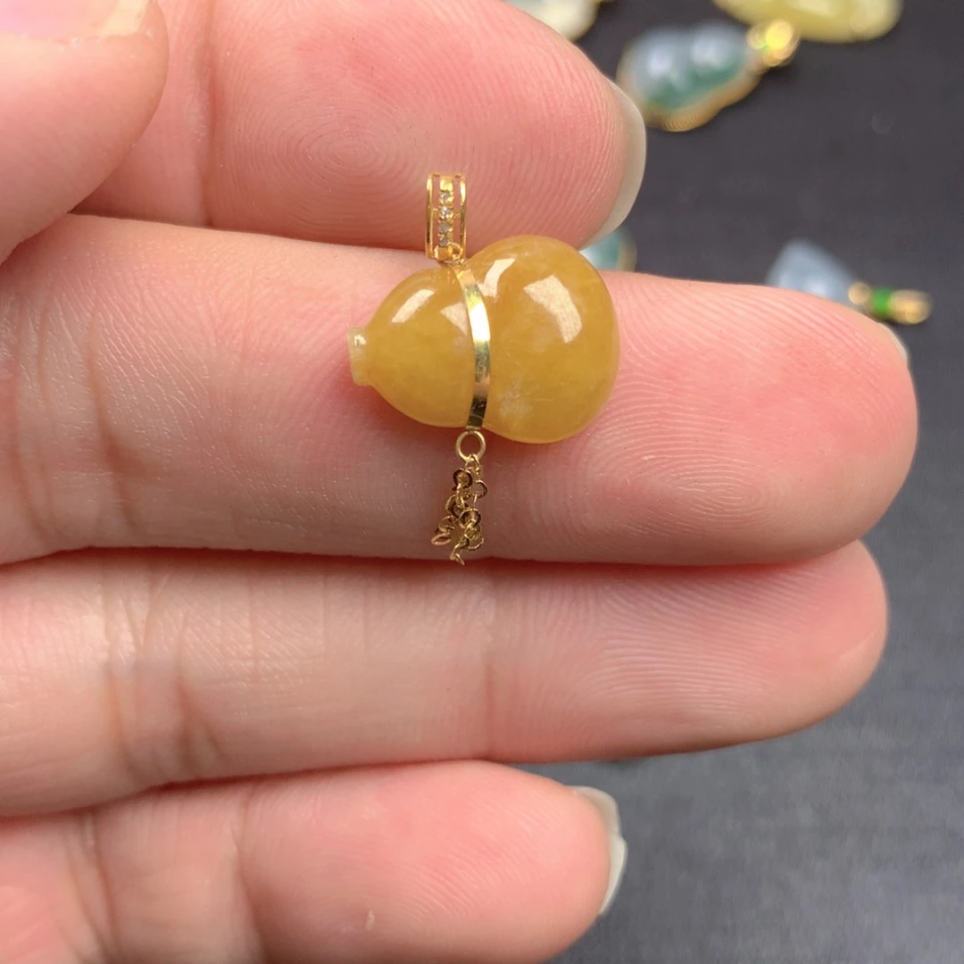 【闪购商品】颈饰18K金镶嵌翡翠蒲***梦翡翠