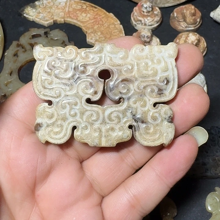 有***缘和田玉未镶嵌挂件