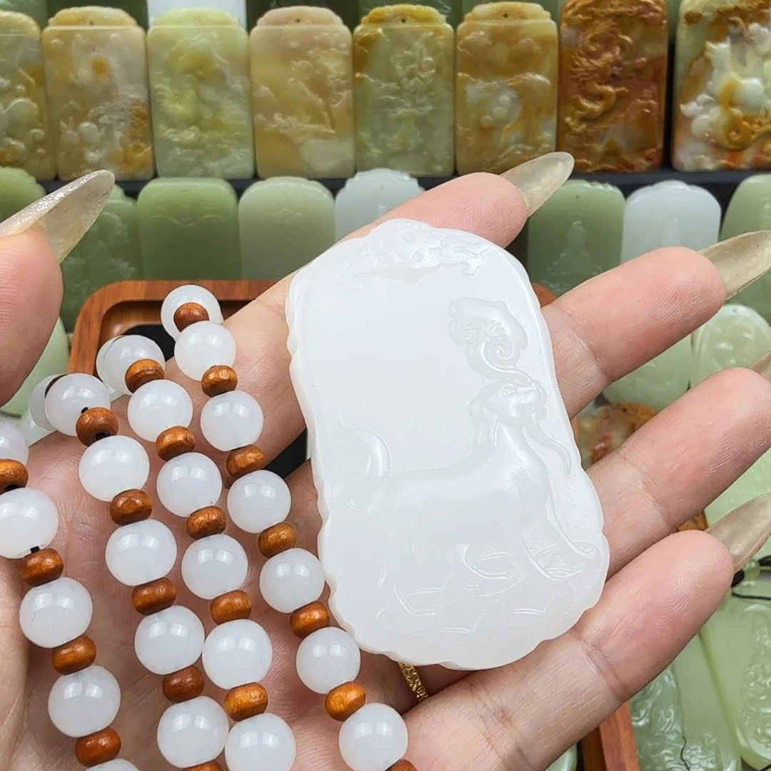 经典白生肖狗牌子吊坠