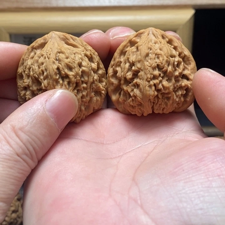 癞***蟆文玩核桃吊坠南疆