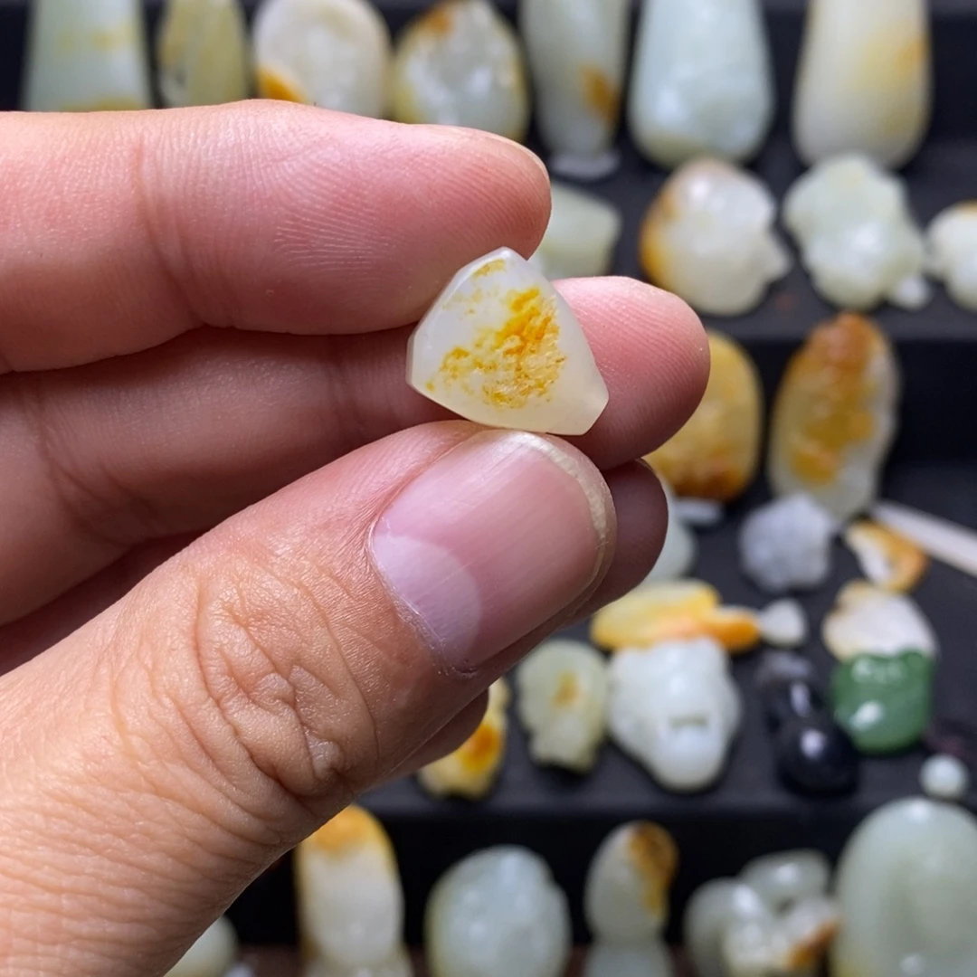 和田玉未镶嵌挂件