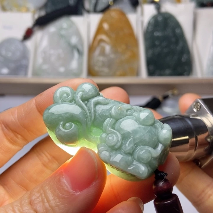 翡翠未镶嵌颈饰翡翠