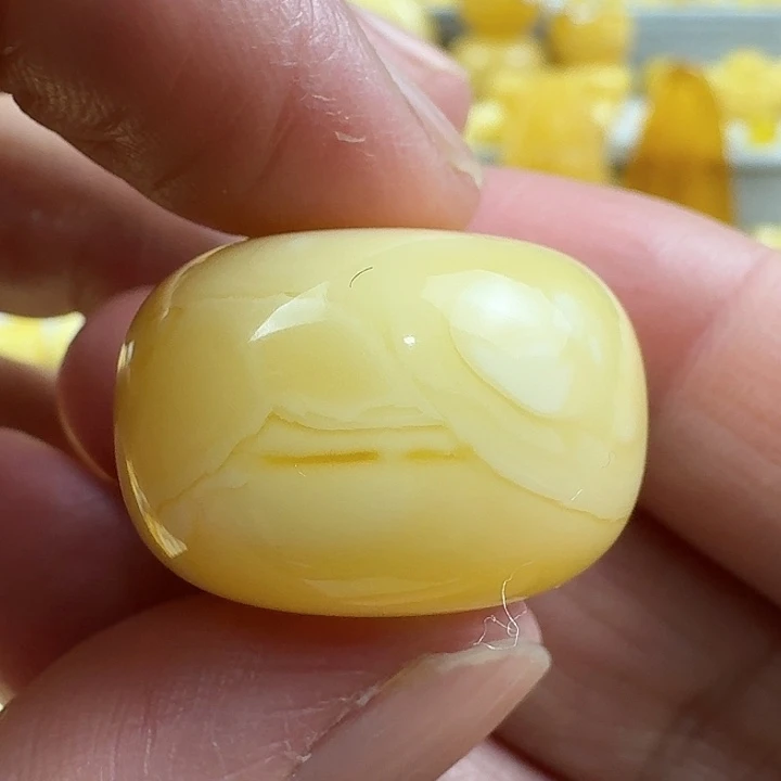 蜜蜡未镶嵌裸石31