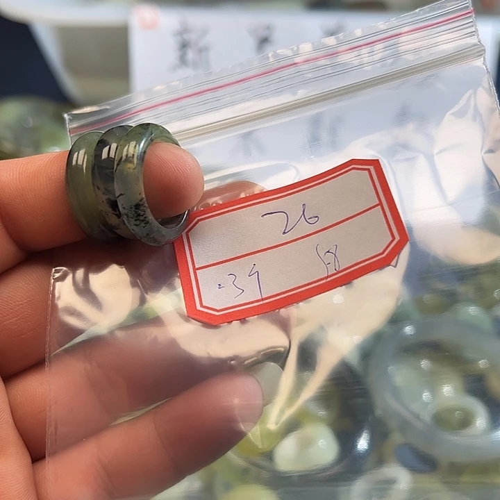蛇纹石玉未镶嵌珠宝奇石