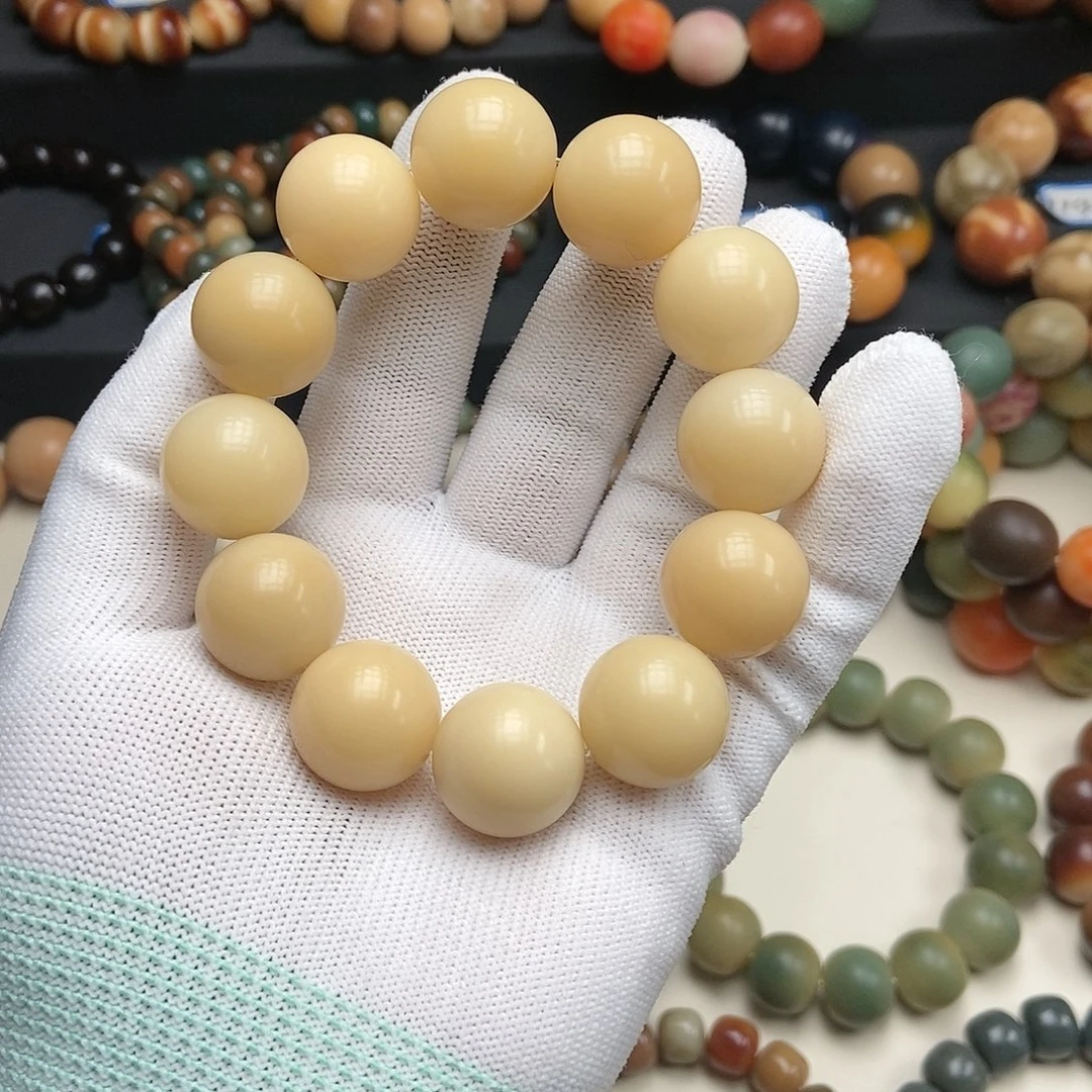 吊坠菩提根/象牙果20mm风化奶油黄