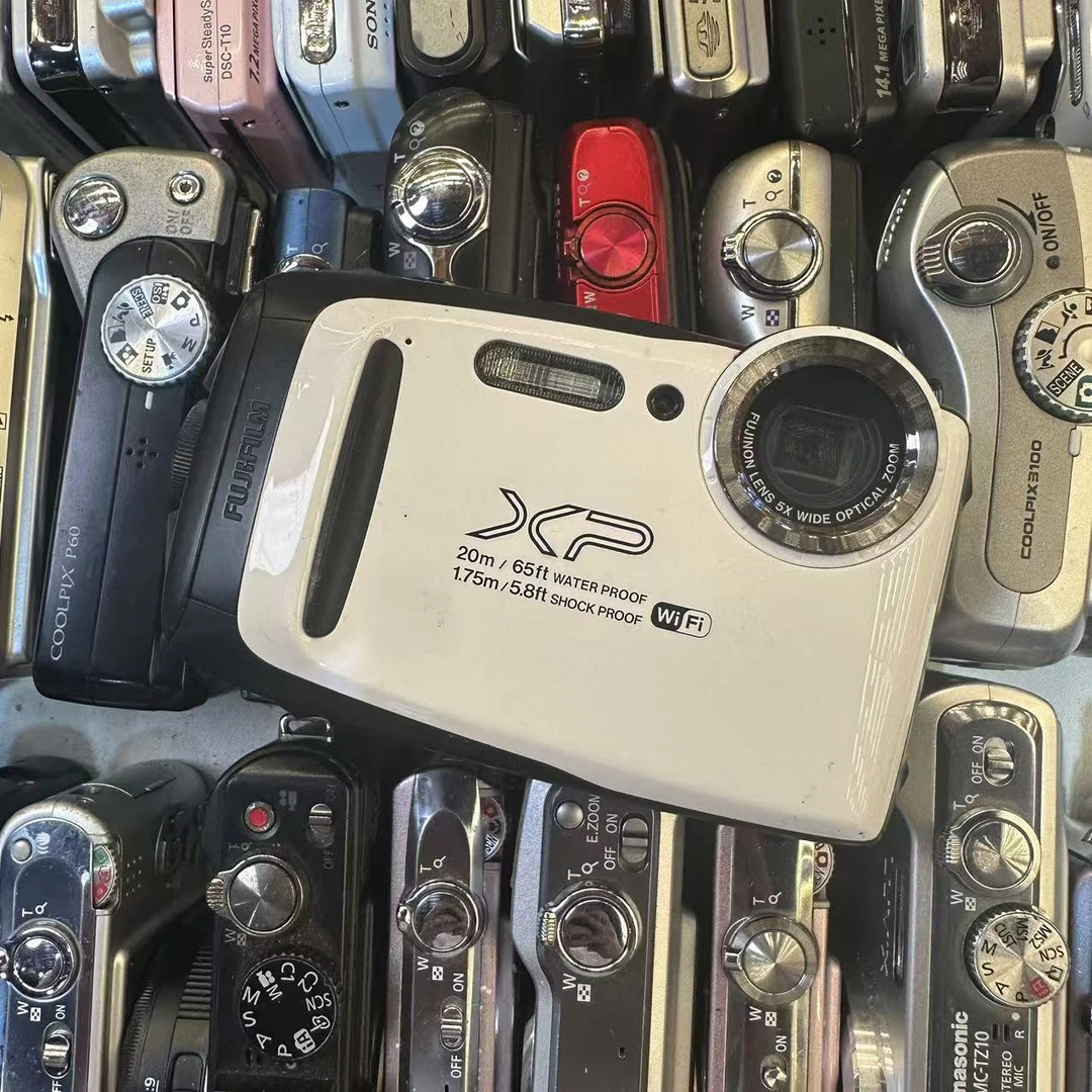 9新 Fujifilm/富士 富士XP130 1600W像素 5倍变焦 配件齐全