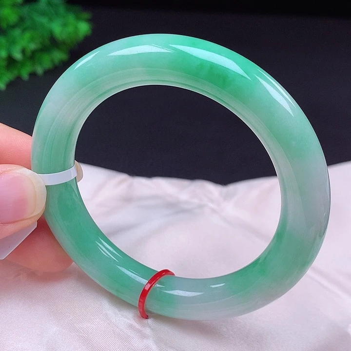 翡翠未镶嵌手镯681212