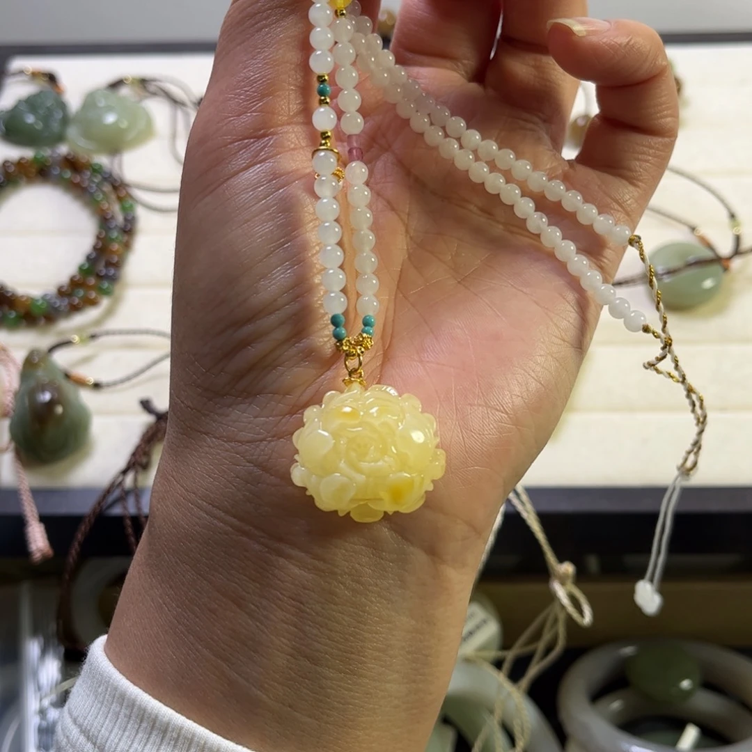 文***文蜜蜡未镶嵌裸石吊坠