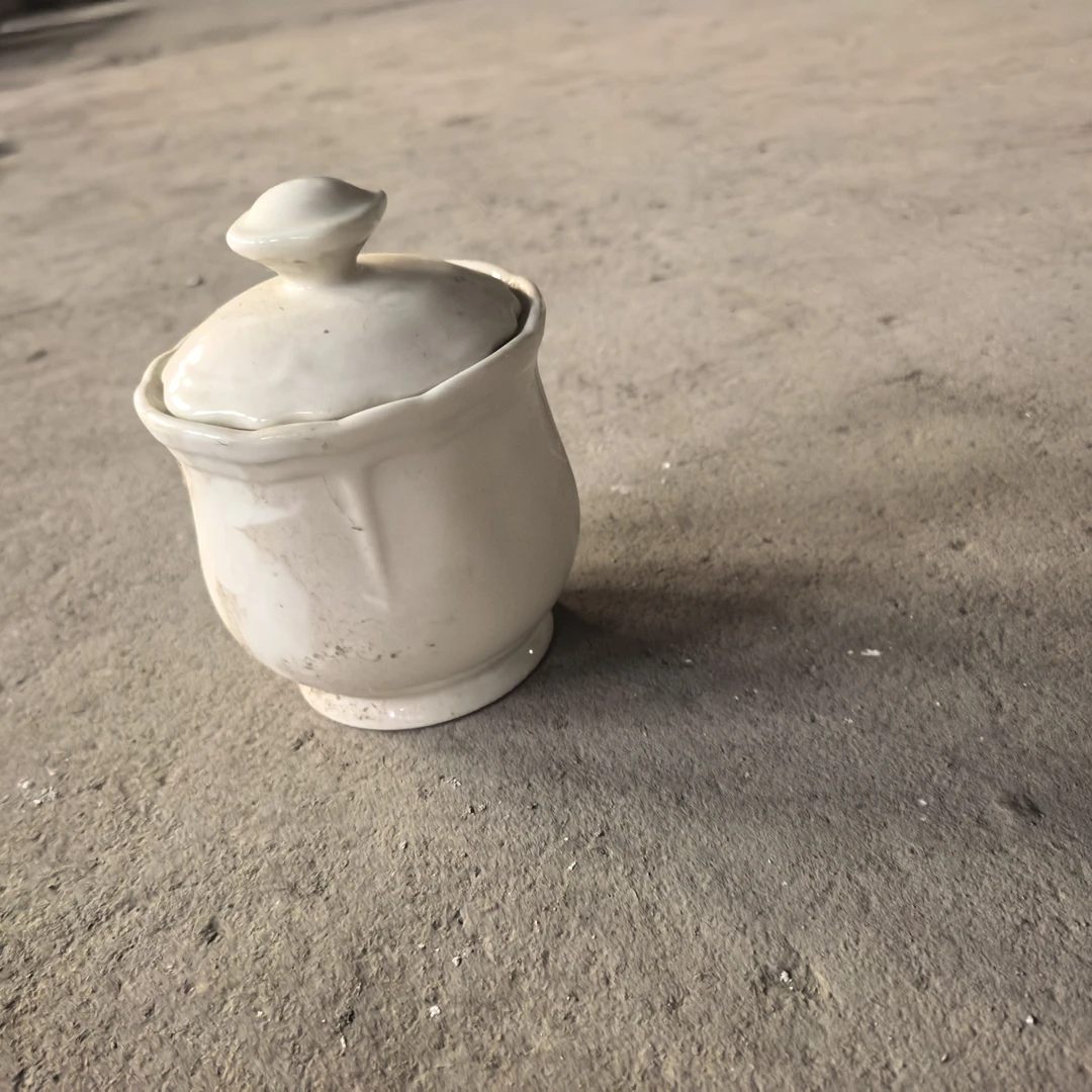 国营二厂煤烧威基伍德糖缸一个尾货一对微瑕不调换