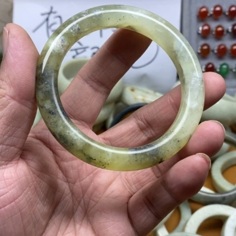 未镶嵌蛇纹石玉手镯西*?