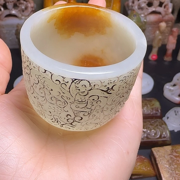 和田玉（糖玉）未镶嵌挂件用****龙