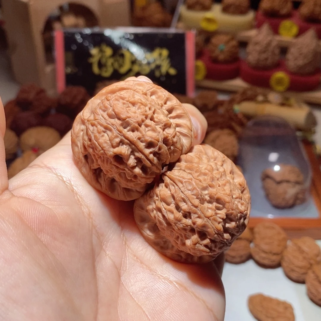 文玩核桃把件41尺全品血麒麟