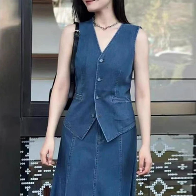 [商场同款]2025女装春夏新款简约百搭复古V领牛仔无袖背心马甲马