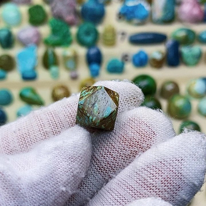 绿松石未镶嵌配饰