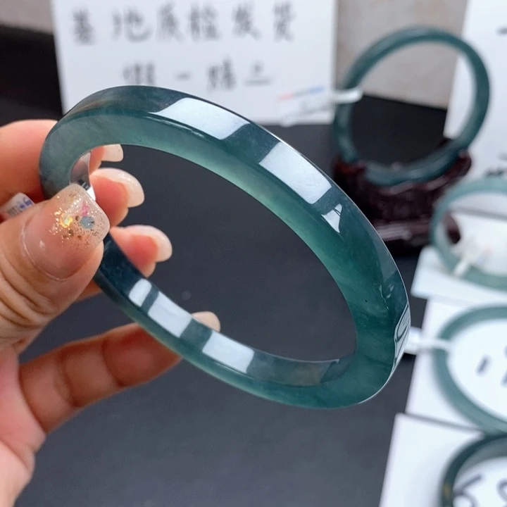 翡翠手镯未镶嵌62尺寸