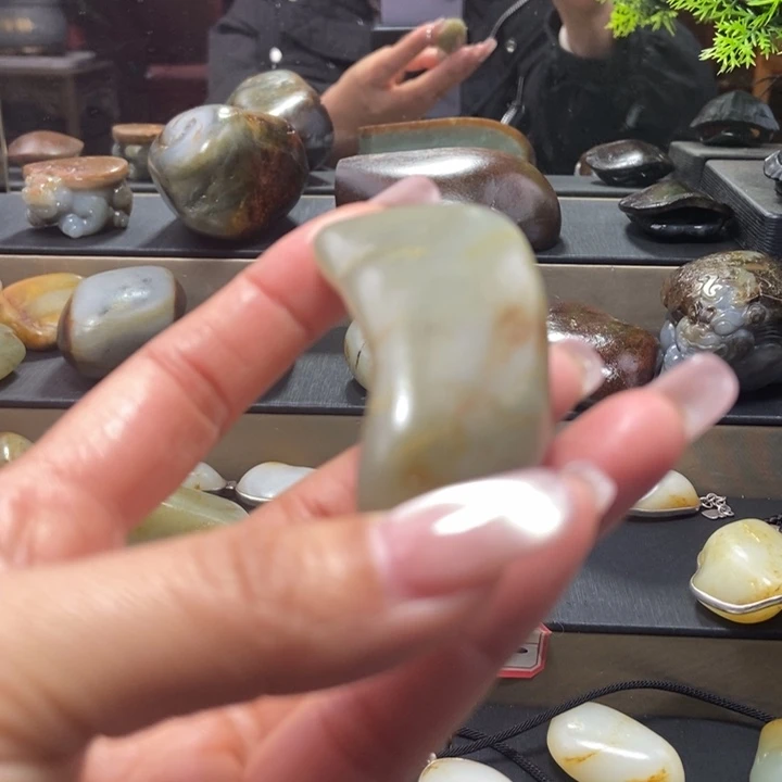 和田玉未镶嵌挂件