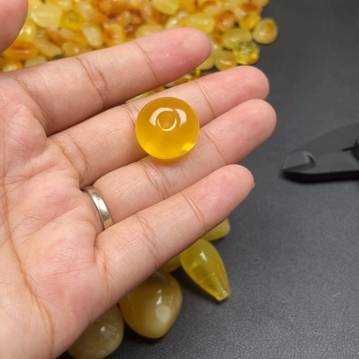 ****D琥珀未镶嵌裸石蜜蜡
