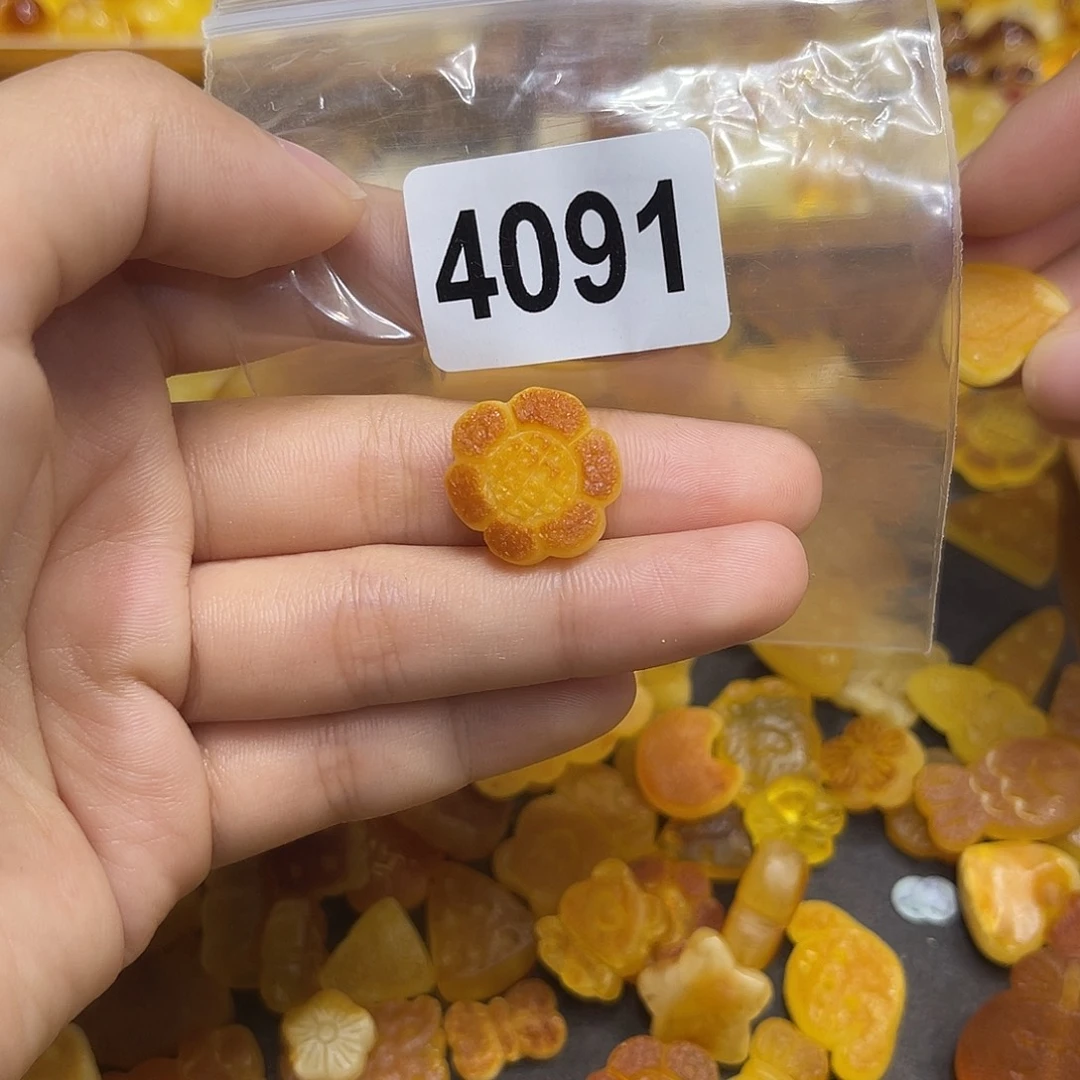 琥珀未镶嵌珠宝奇石