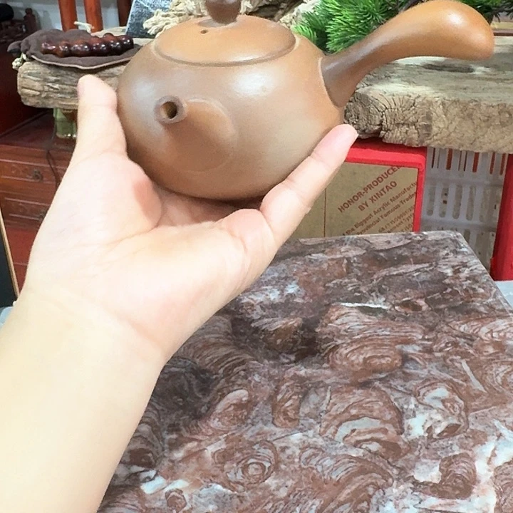 陶烧壶一个。品茗赏