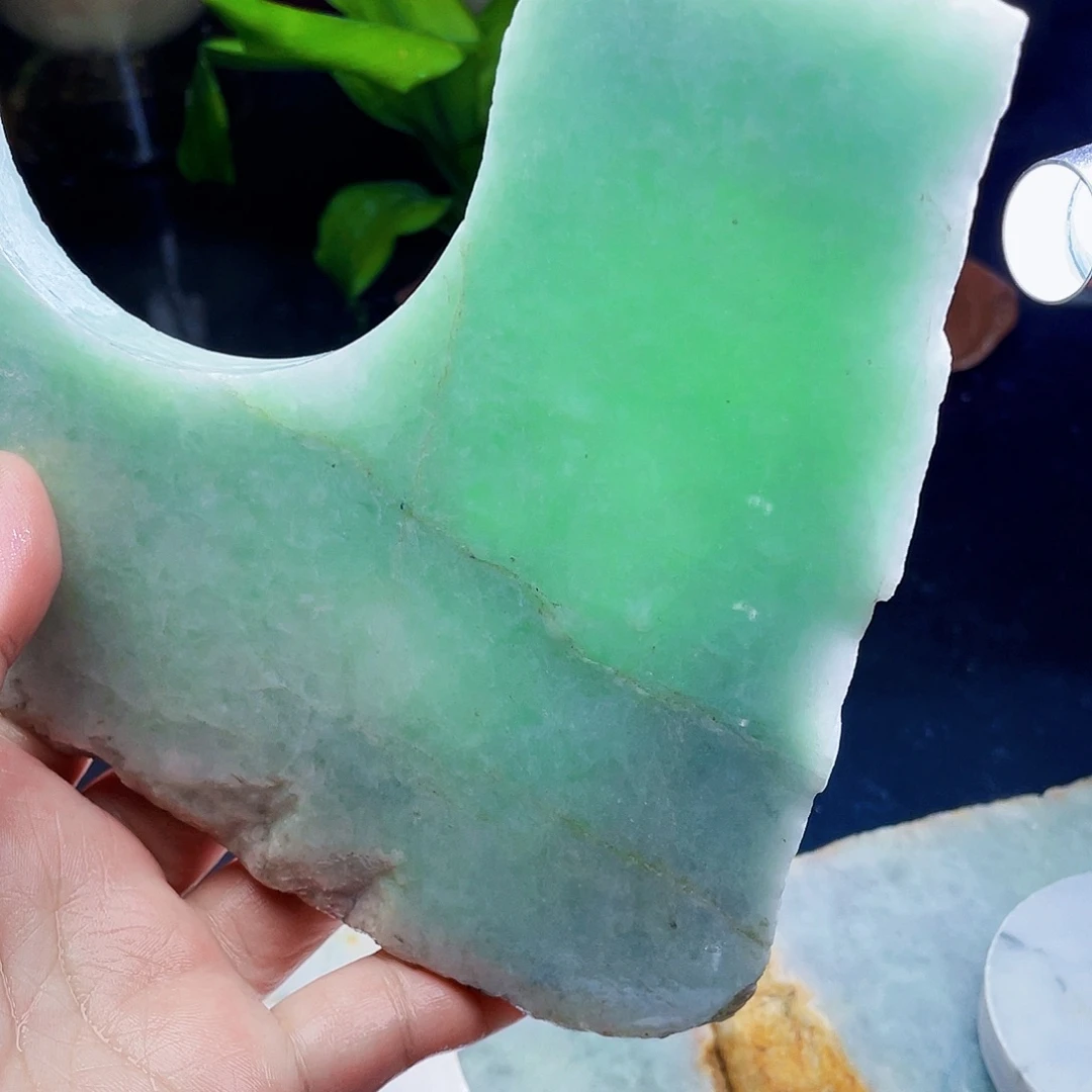 翡翠未镶嵌颈饰毛料6