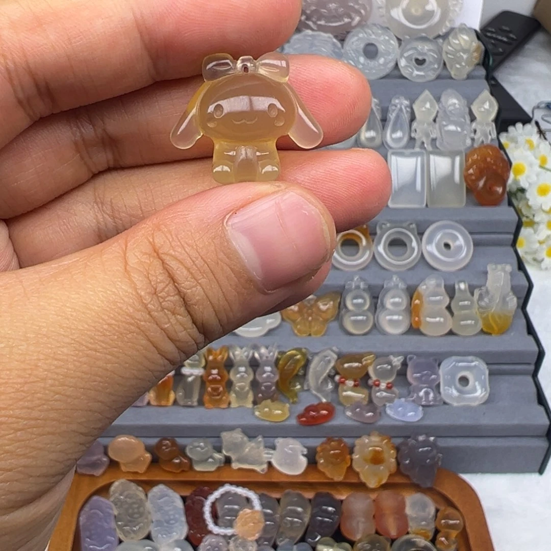 *****玛瑙/玉髓未镶嵌颈饰玉桂狗