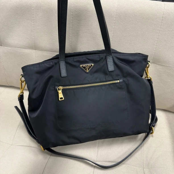 95新 Prada/普拉达 普拉达黑金尼龙斜挎包